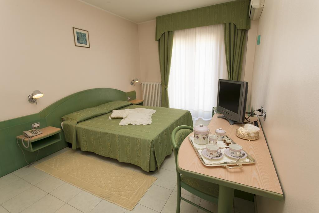 Hotel Grillo Nuoro  Pokoj fotografie