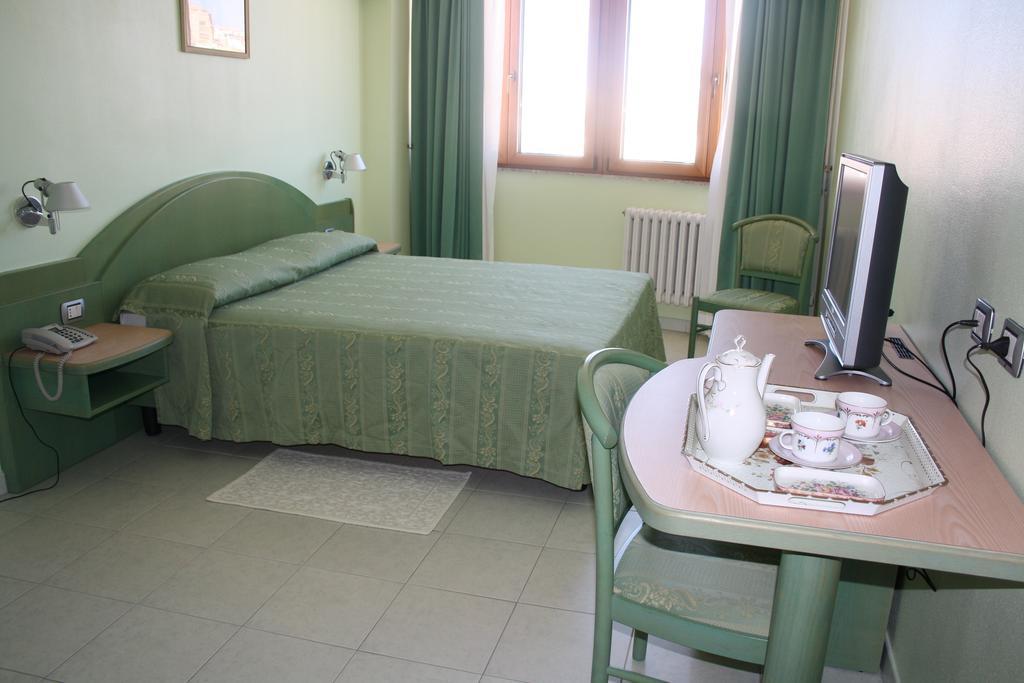 Hotel Grillo Nuoro  Pokoj fotografie